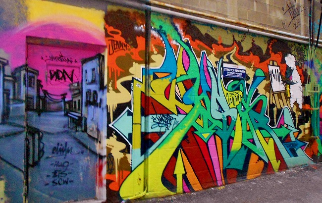 Street art/graffiti on the walk to Roy Thomson Hall